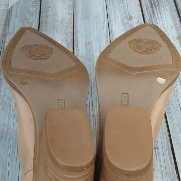 VINCE CAMUTO Ankle Boots. - Picture 8 of 14